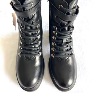 Bertuchi Women’s Black Lace up Bootie Size 7.5 NEW w/ box